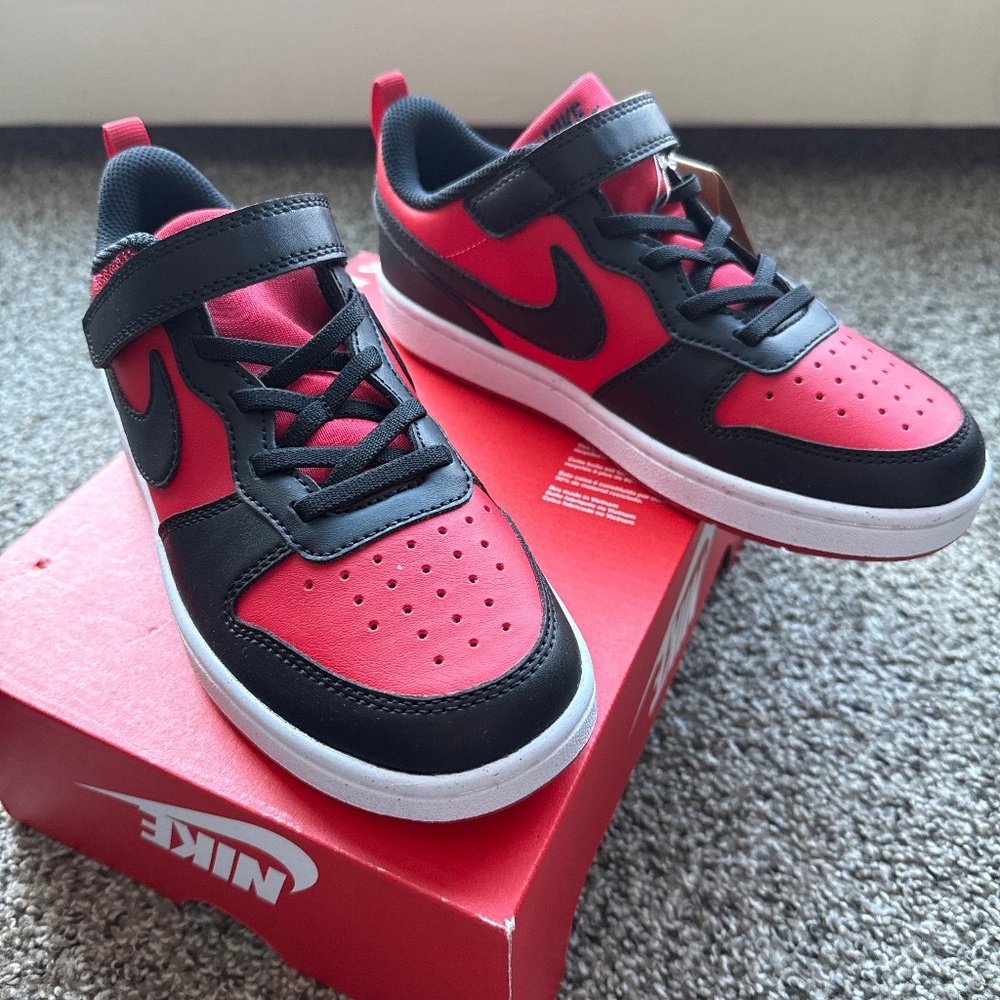 Nike Court Red Black Clean